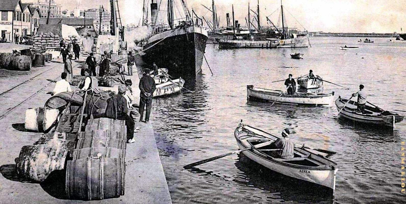 2600- Alger - Dans le Port2 - 1907.jpg